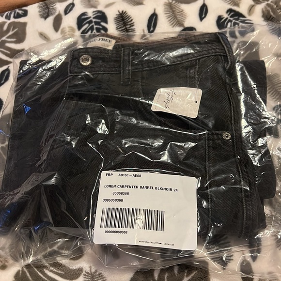 NWT! We The Free Loren Barrel Jeans - Picture 12 of 13